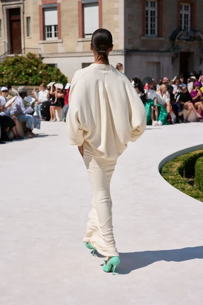 Look 137